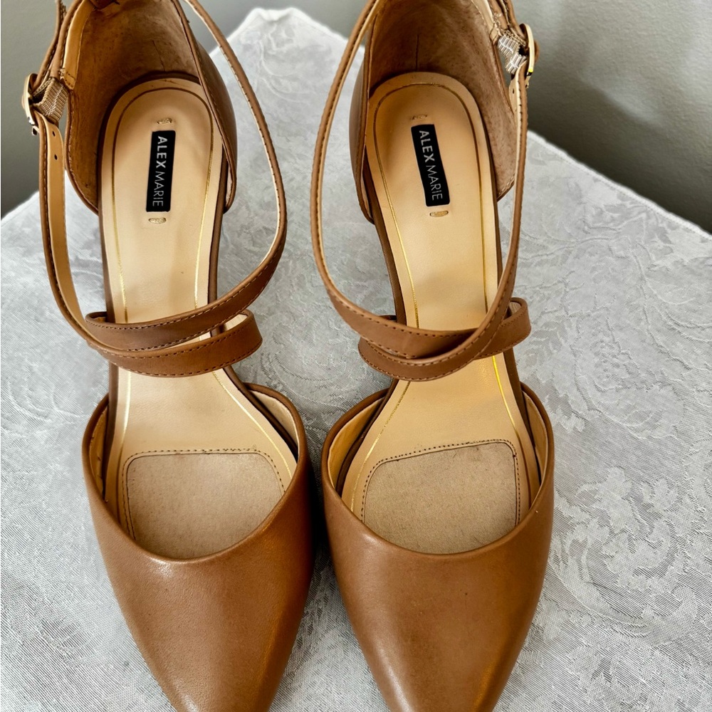 Neutral Heels - Picture 2 of 3
